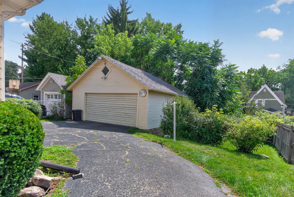 605 Harwood Street Jackson, MI 49203