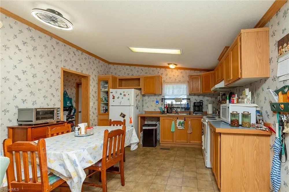 1025 E Holly Grove Road Lexington, NC 27292
