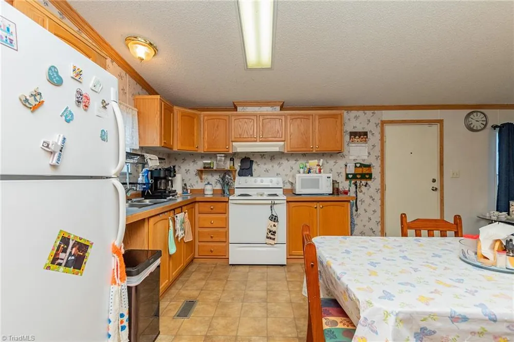 1025 E Holly Grove Road Lexington, NC 27292