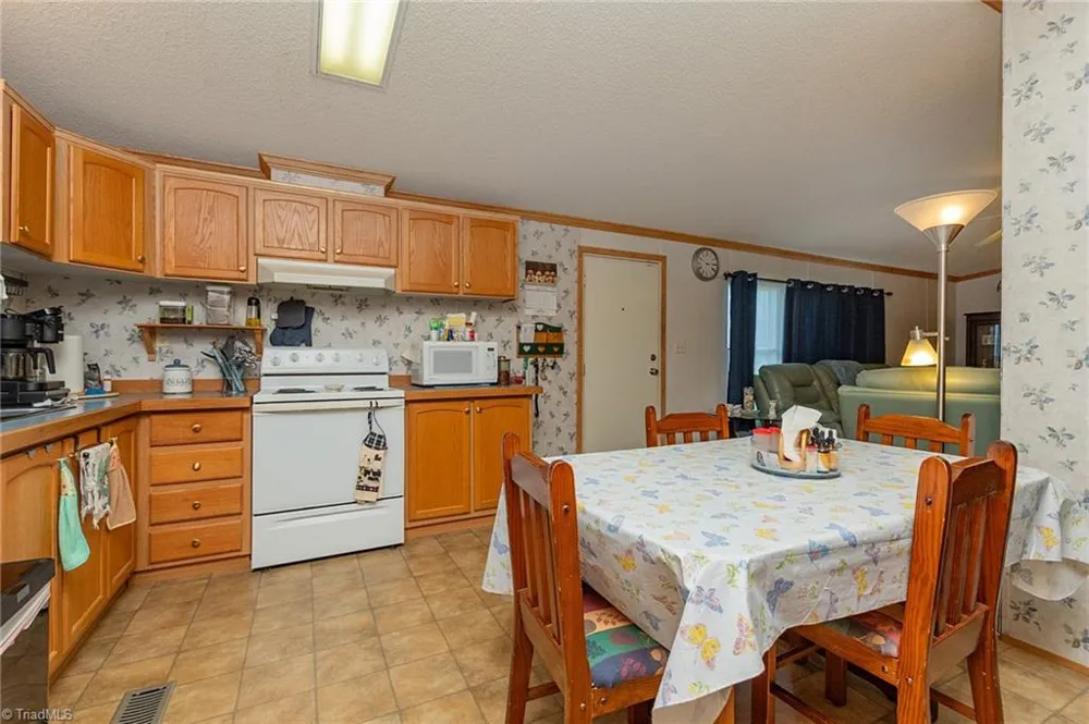 1025 E Holly Grove Road Lexington, NC 27292