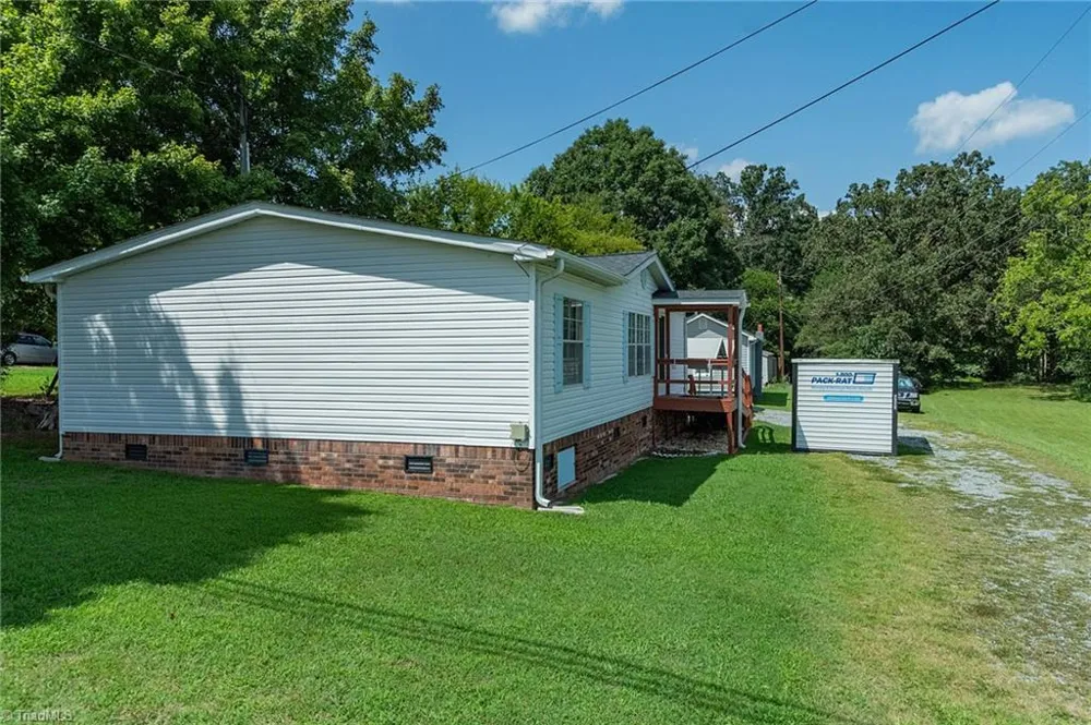 1025 E Holly Grove Road Lexington, NC 27292