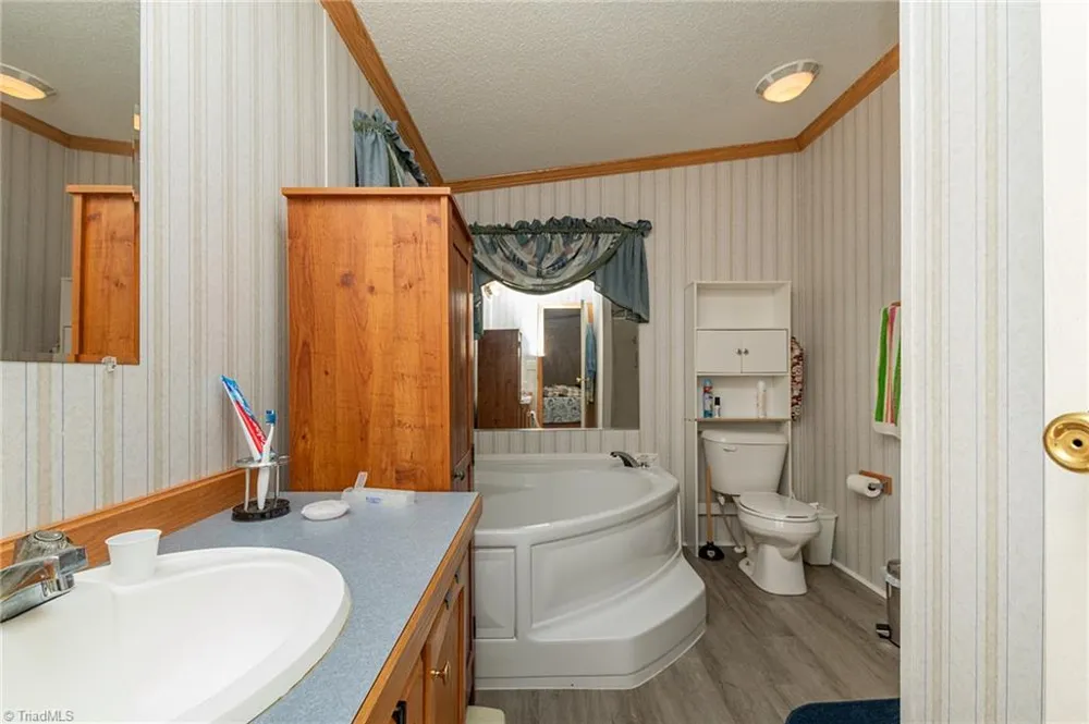 1025 E Holly Grove Road Lexington, NC 27292