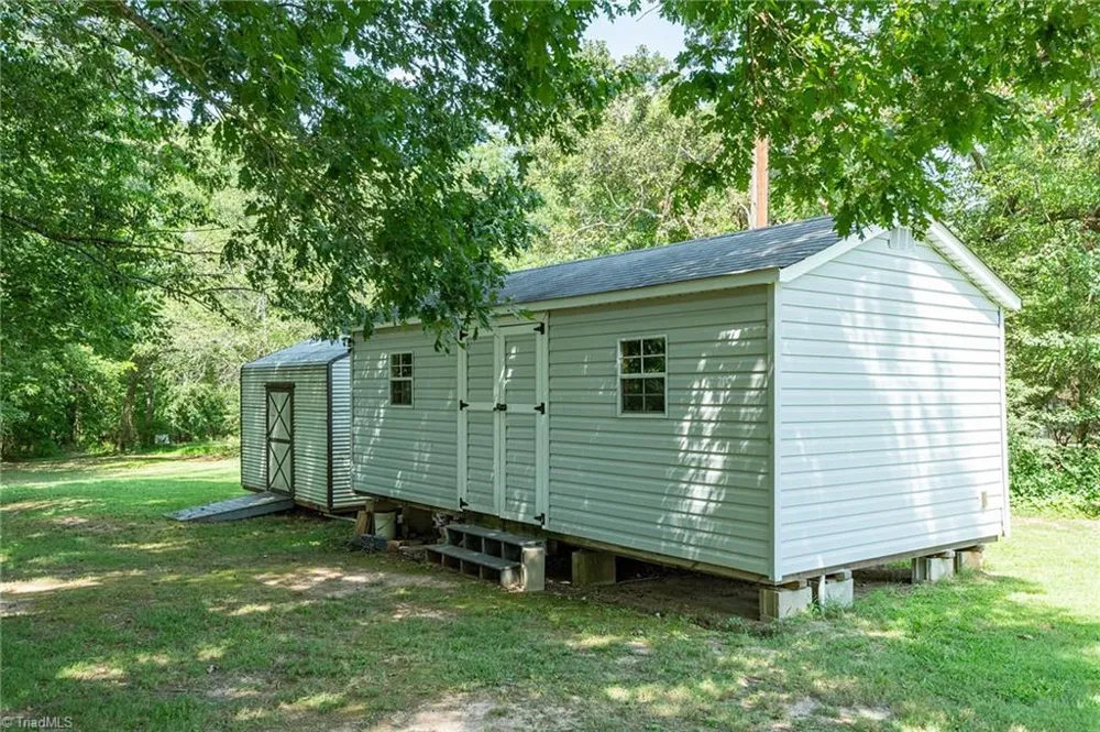 1025 E Holly Grove Road Lexington, NC 27292