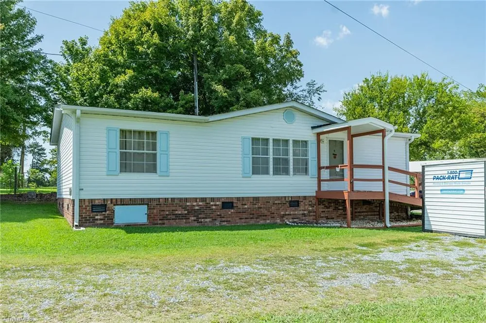 1025 E Holly Grove Road Lexington, NC 27292