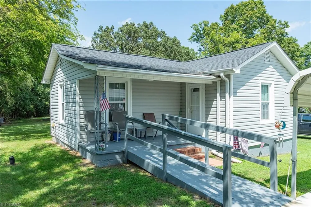 1025 E Holly Grove Road Lexington, NC 27292