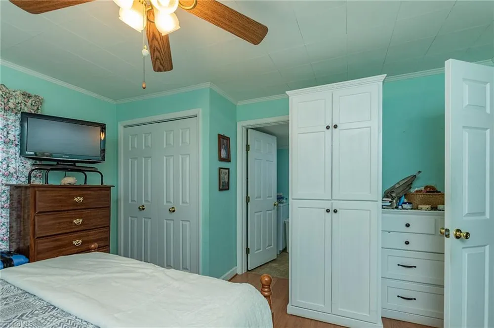 1025 E Holly Grove Road Lexington, NC 27292