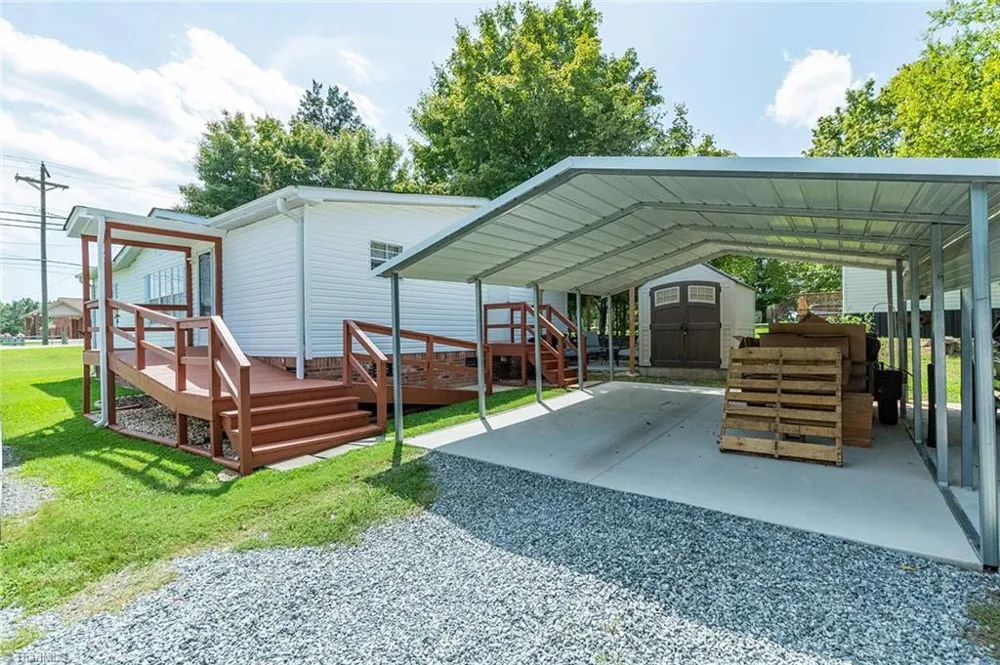 1025 E Holly Grove Road Lexington, NC 27292