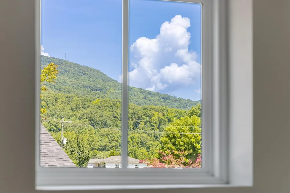 329 Isbill Road Chattanooga, TN 37419