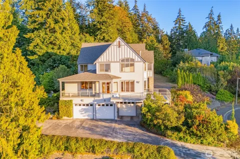 1015 Lone Tree Court