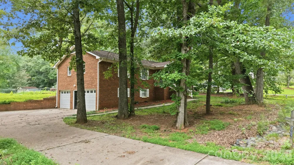 3707 Welcome Arcadia Road Lexington, NC 27295