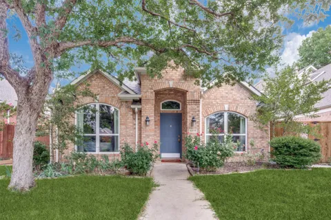 6816 Thorncliff Trail