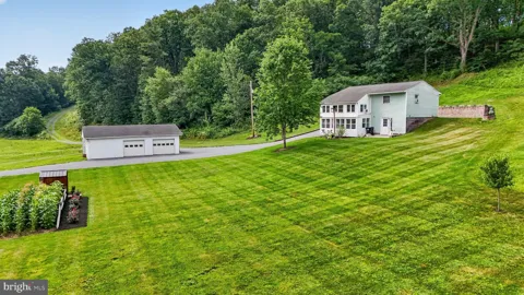 542 HONEYMOON TRAIL ROAD