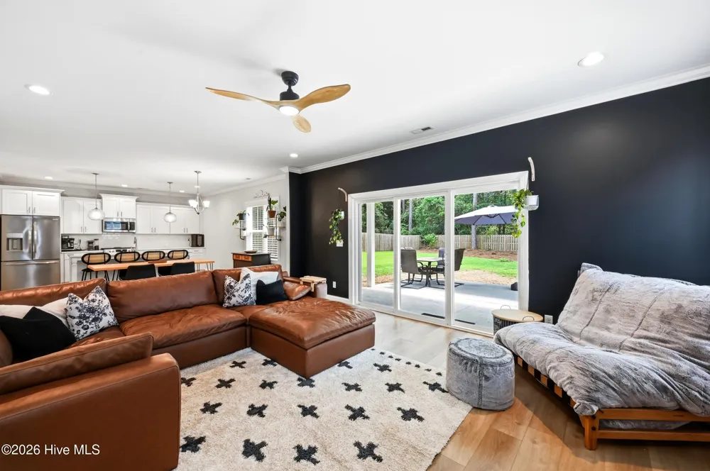 807 E Fremont Street Burgaw, NC 28425