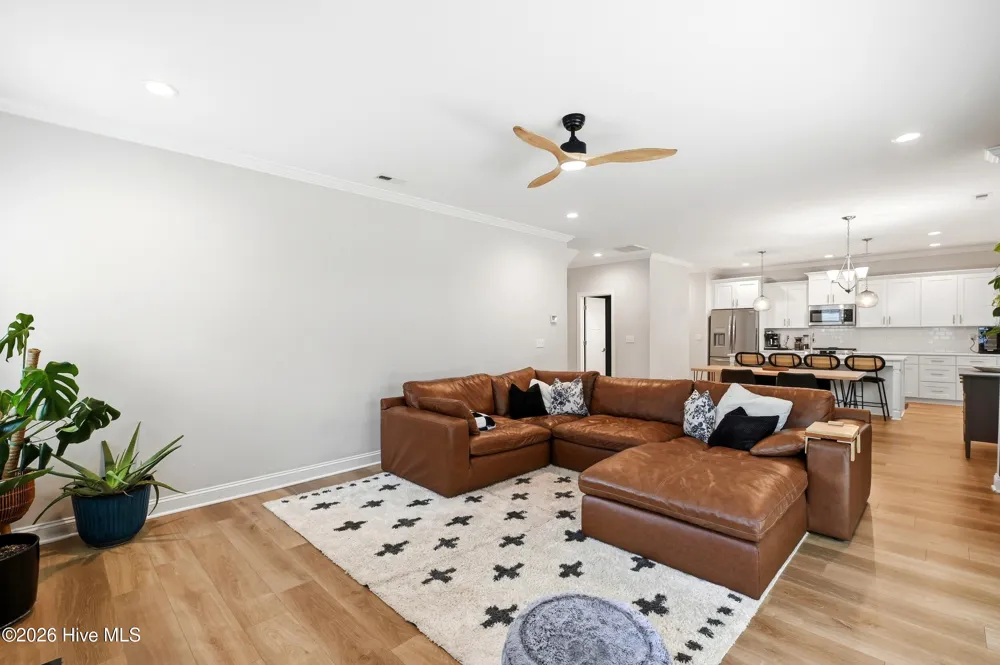 807 E Fremont Street Burgaw, NC 28425