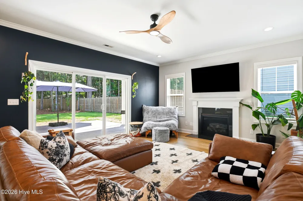 807 E Fremont Street Burgaw, NC 28425