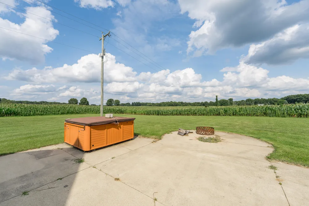 28720 Co Rd 354 Lawton, MI 49065