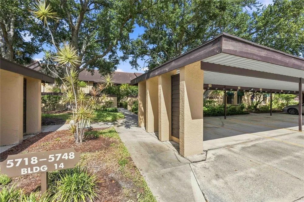 5726 ASHTON LAKE DRIVE #11 Sarasota, FL 34231