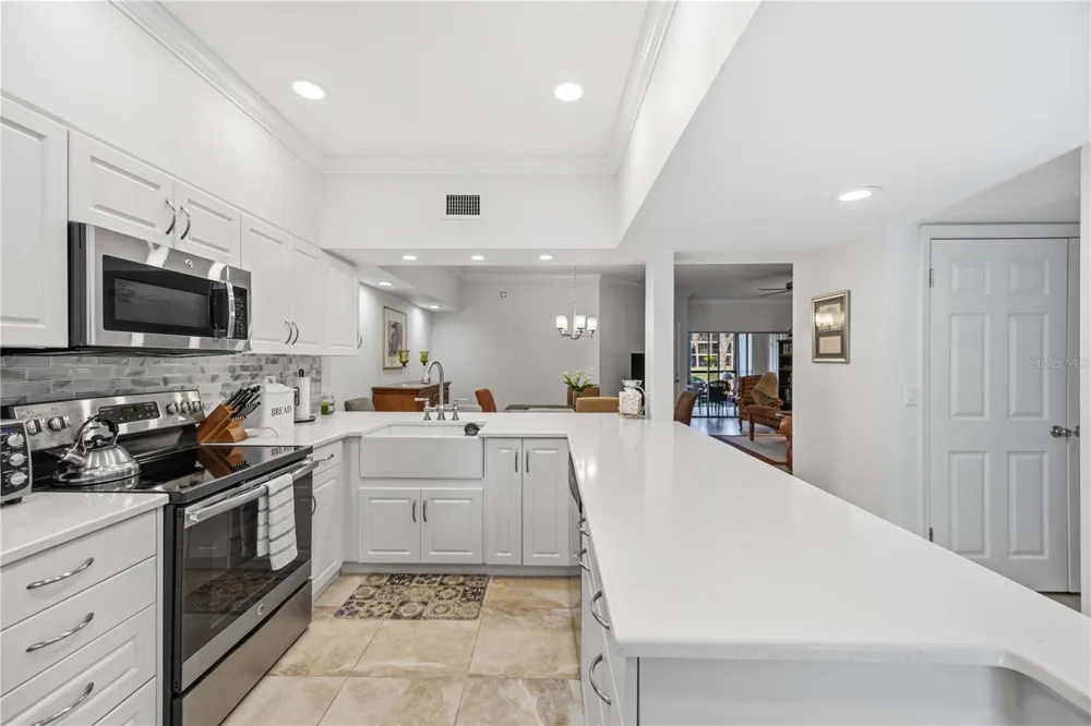 5726 ASHTON LAKE DRIVE #11 Sarasota, FL 34231