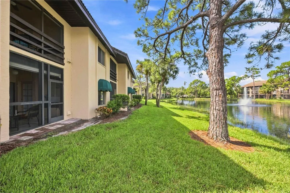 5726 ASHTON LAKE DRIVE #11 Sarasota, FL 34231