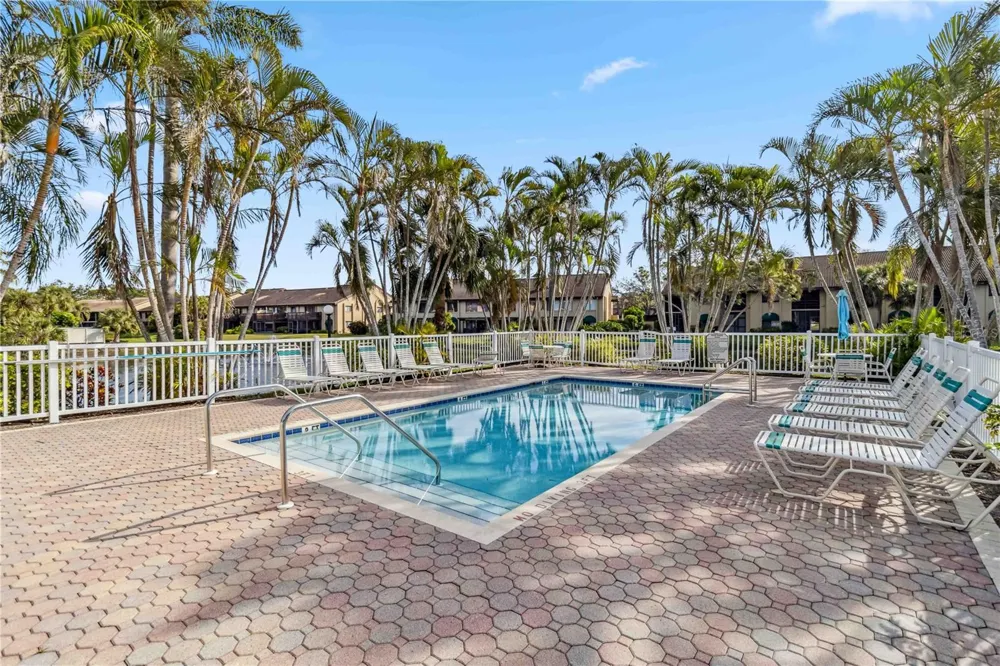 5726 ASHTON LAKE DRIVE #11 Sarasota, FL 34231