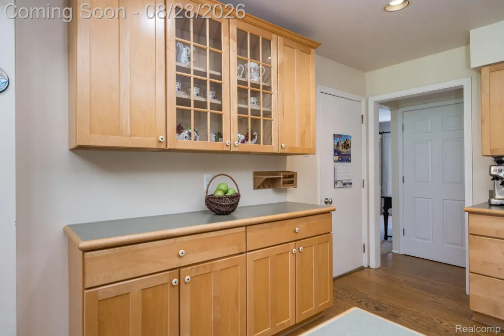 1952 Cedaredge Road Rochester Hills City, MI 48306