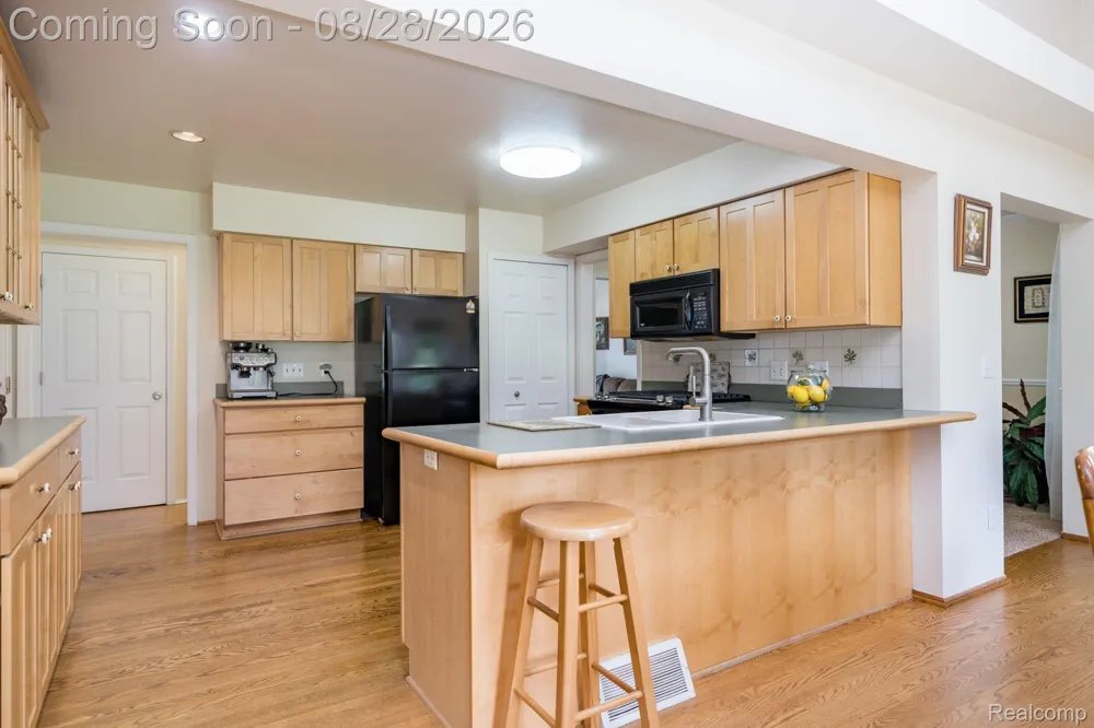 1952 Cedaredge Road Rochester Hills City, MI 48306