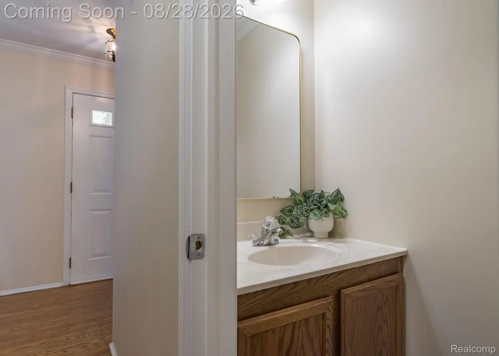 1952 Cedaredge Road Rochester Hills City, MI 48306