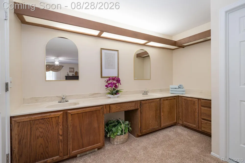 1952 Cedaredge Road Rochester Hills City, MI 48306