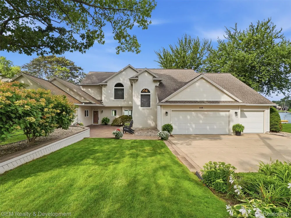 146 Castlewood Drive Columbia Township, MI 49230