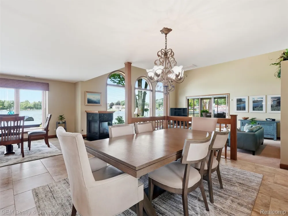 146 Castlewood Drive Columbia Township, MI 49230