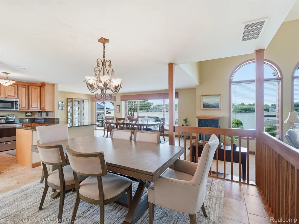 146 Castlewood Drive Columbia Township, MI 49230