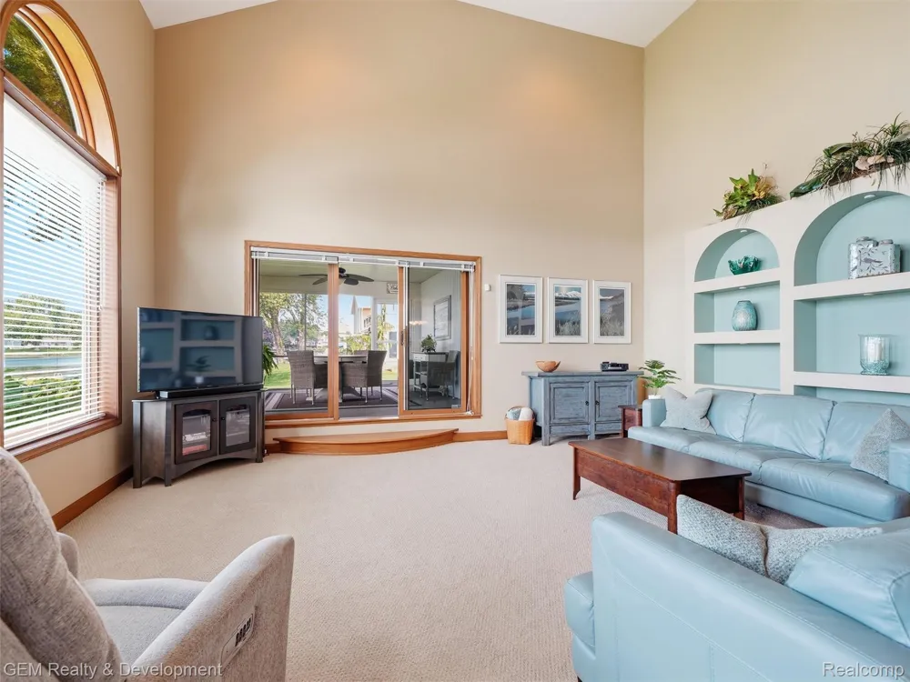 146 Castlewood Drive Columbia Township, MI 49230