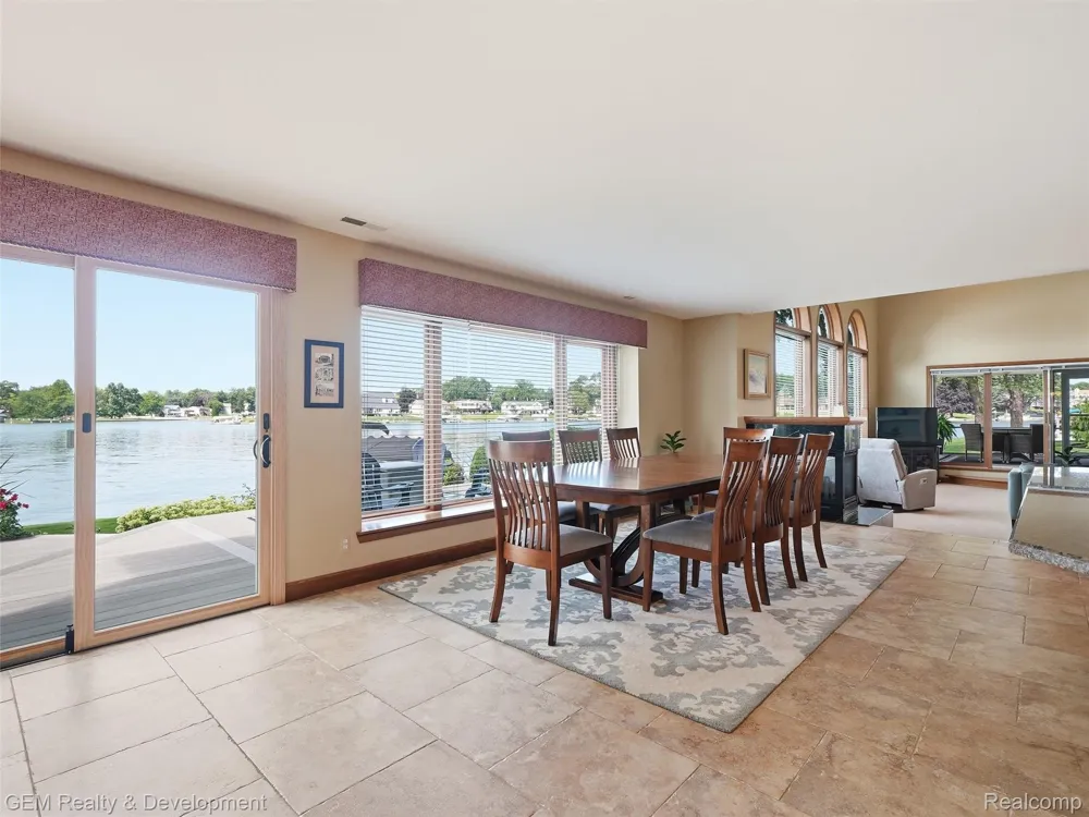 146 Castlewood Drive Columbia Township, MI 49230
