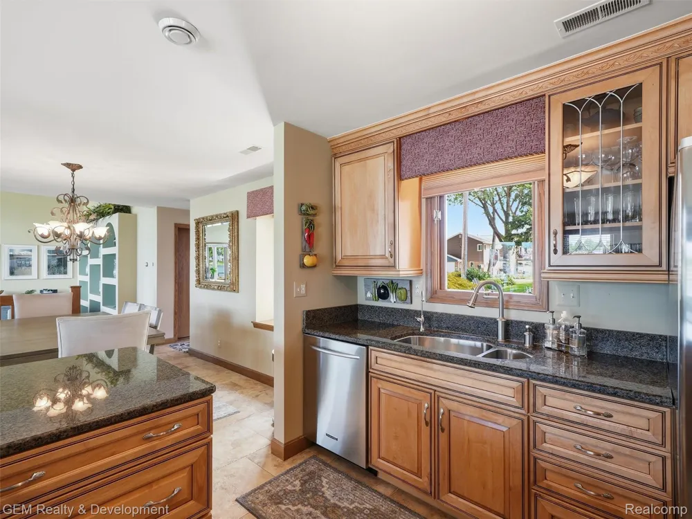 146 Castlewood Drive Columbia Township, MI 49230