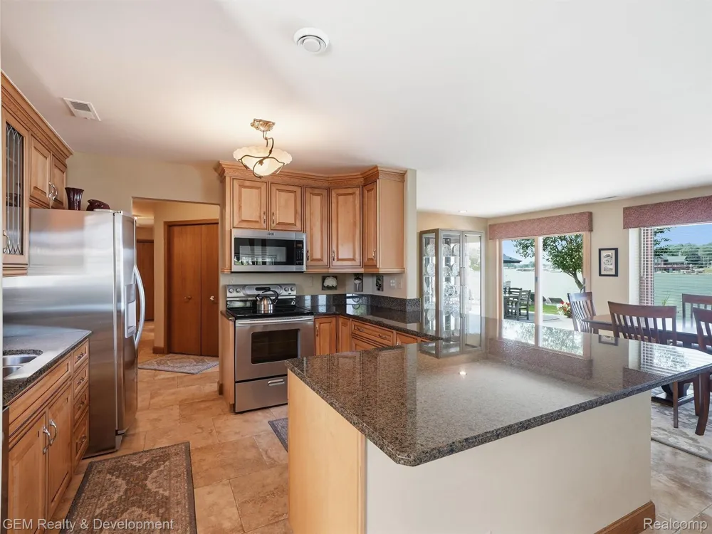146 Castlewood Drive Columbia Township, MI 49230