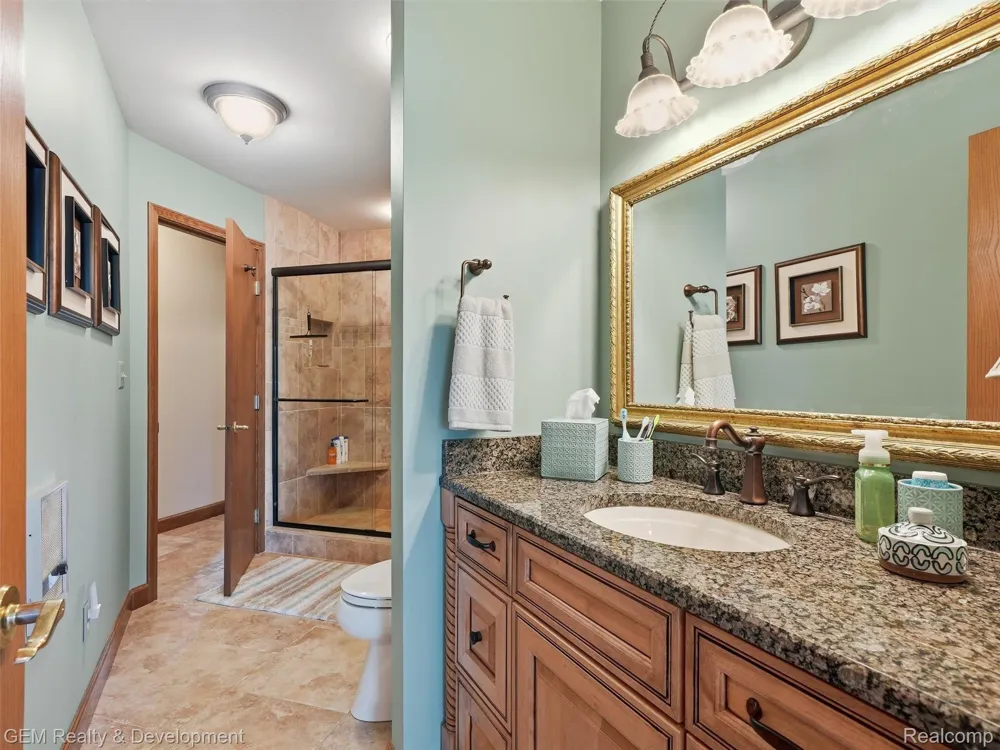 146 Castlewood Drive Columbia Township, MI 49230