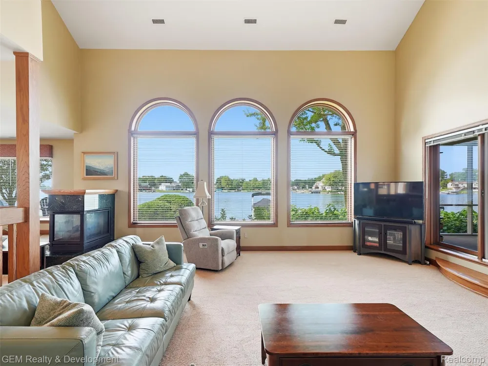 146 Castlewood Drive Columbia Township, MI 49230