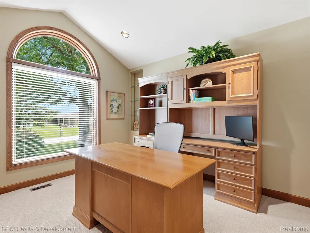 146 Castlewood Drive Columbia Township, MI 49230