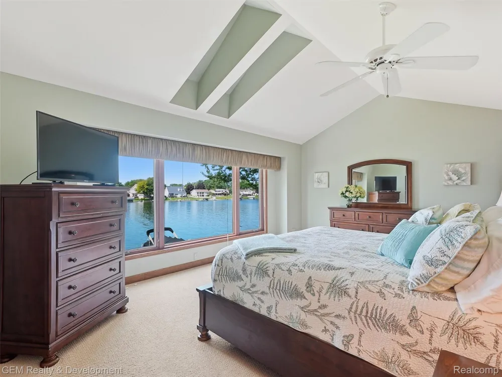 146 Castlewood Drive Columbia Township, MI 49230