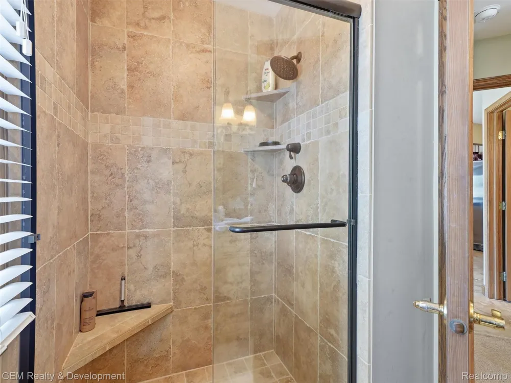 146 Castlewood Drive Columbia Township, MI 49230