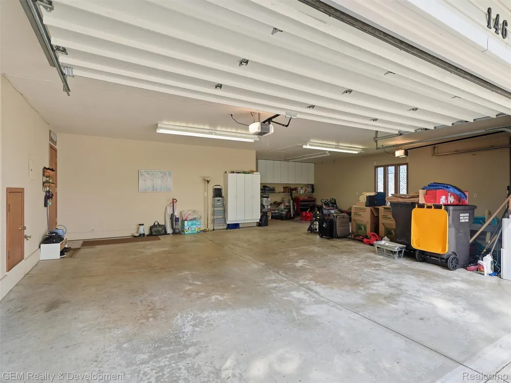 146 Castlewood Drive Columbia Township, MI 49230