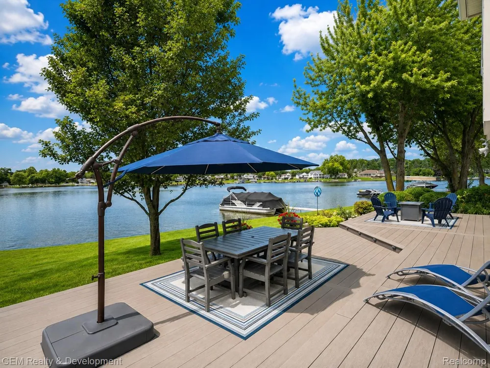 146 Castlewood Drive Columbia Township, MI 49230