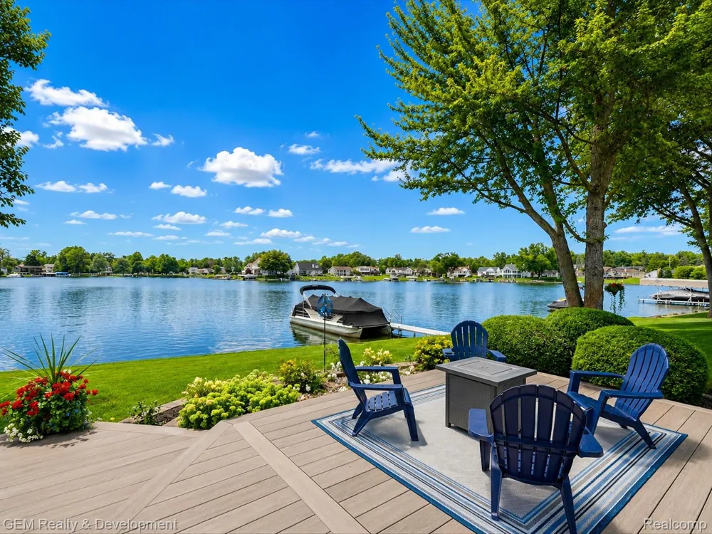 146 Castlewood Drive Columbia Township, MI 49230