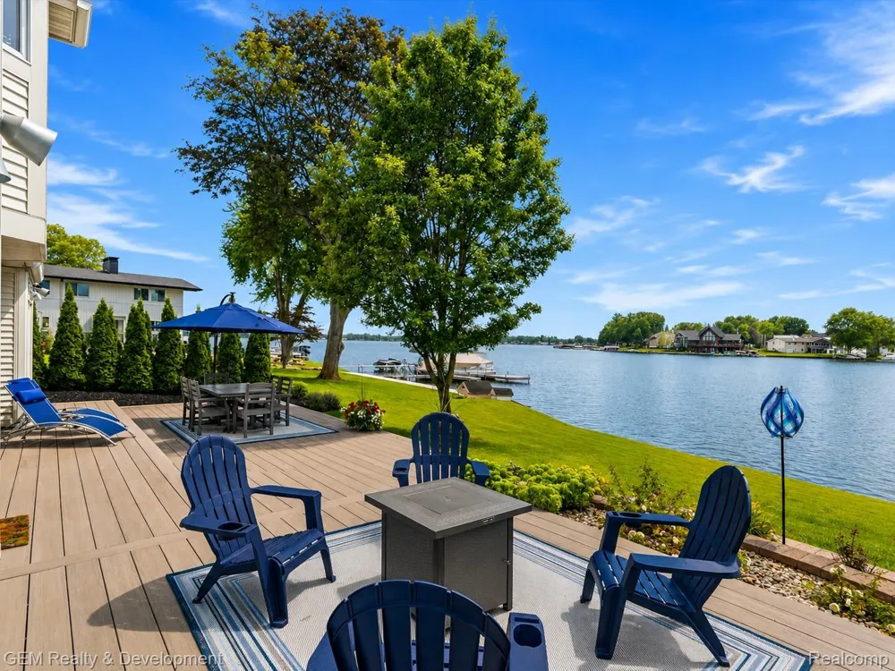 146 Castlewood Drive Columbia Township, MI 49230