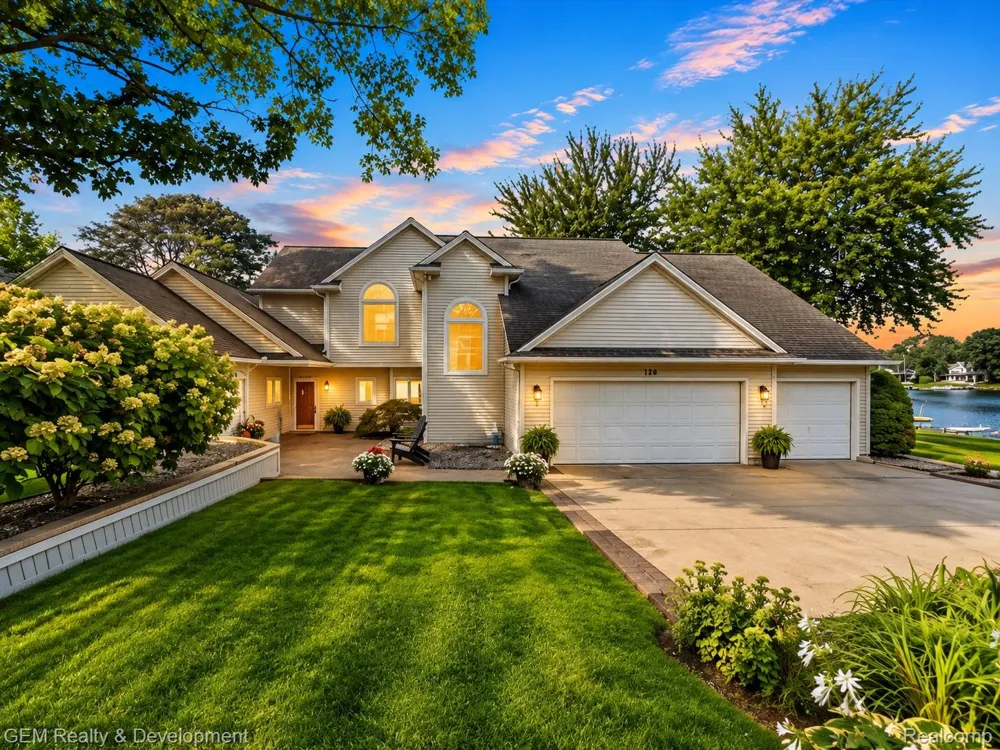 146 Castlewood Drive Columbia Township, MI 49230