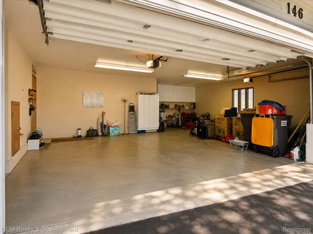 146 Castlewood Drive Columbia Township, MI 49230