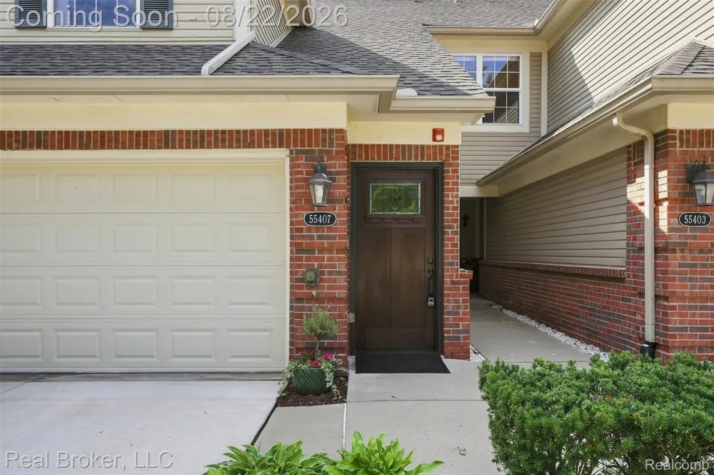55407 Ambassador Court Shelby Charter Township, MI 48316