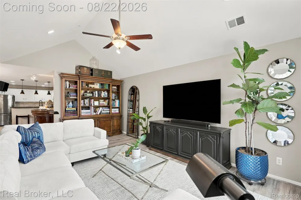 55407 Ambassador Court Shelby Charter Township, MI 48316