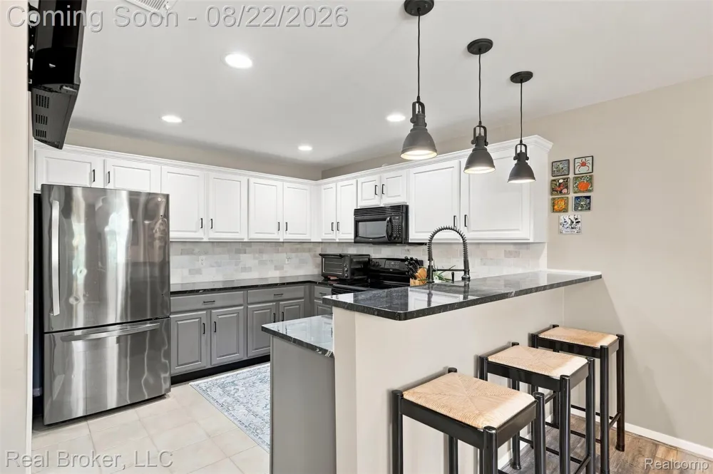 55407 Ambassador Court Shelby Charter Township, MI 48316