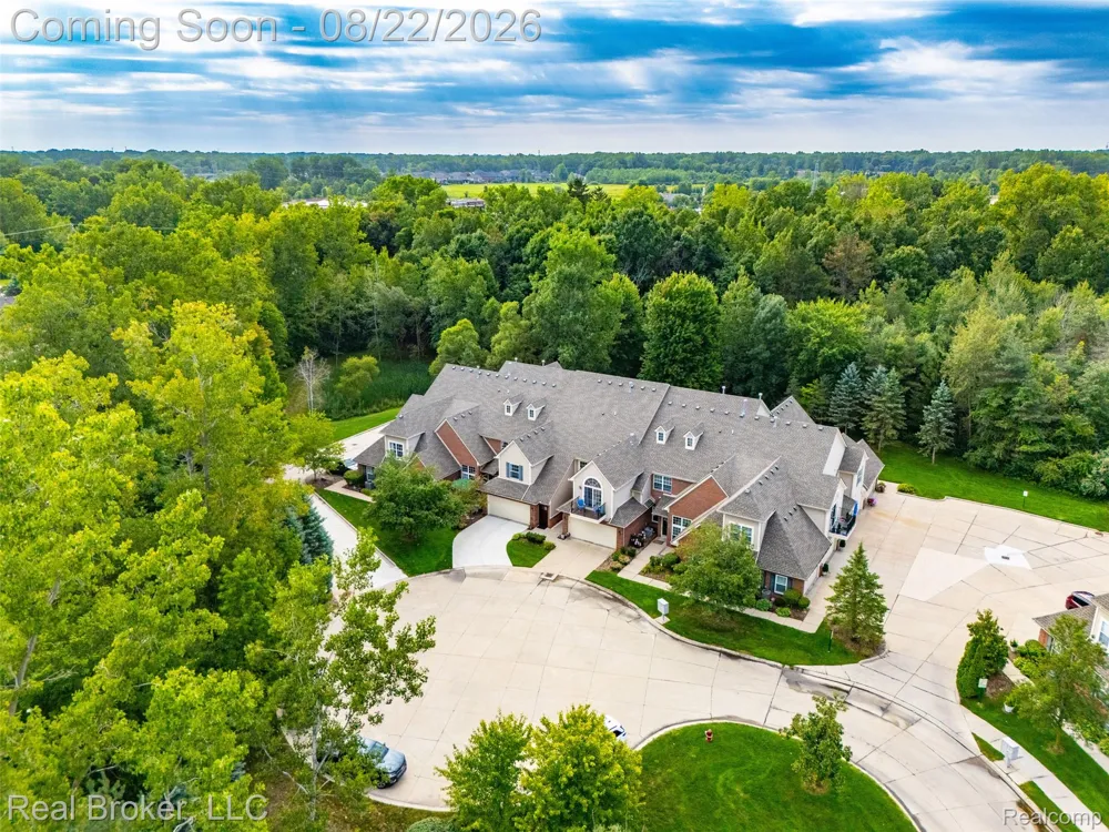 55407 Ambassador Court Shelby Charter Township, MI 48316